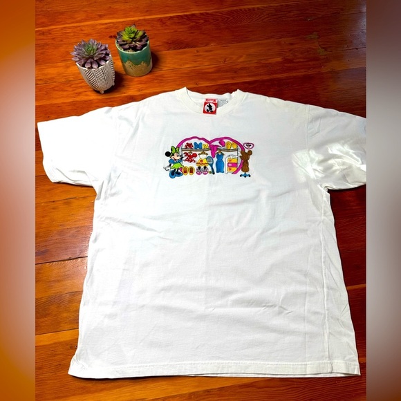 Disney Tops - 1990s Vintage Disney Minnie Mouse Closet Embrodiery